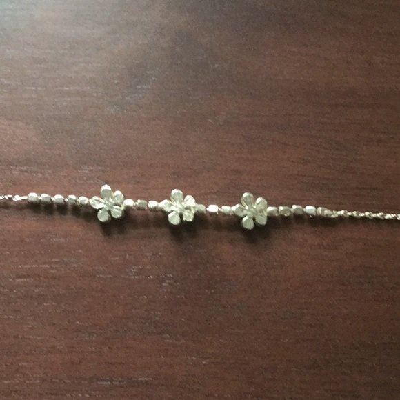 Flower choker - Picture 2 of 3